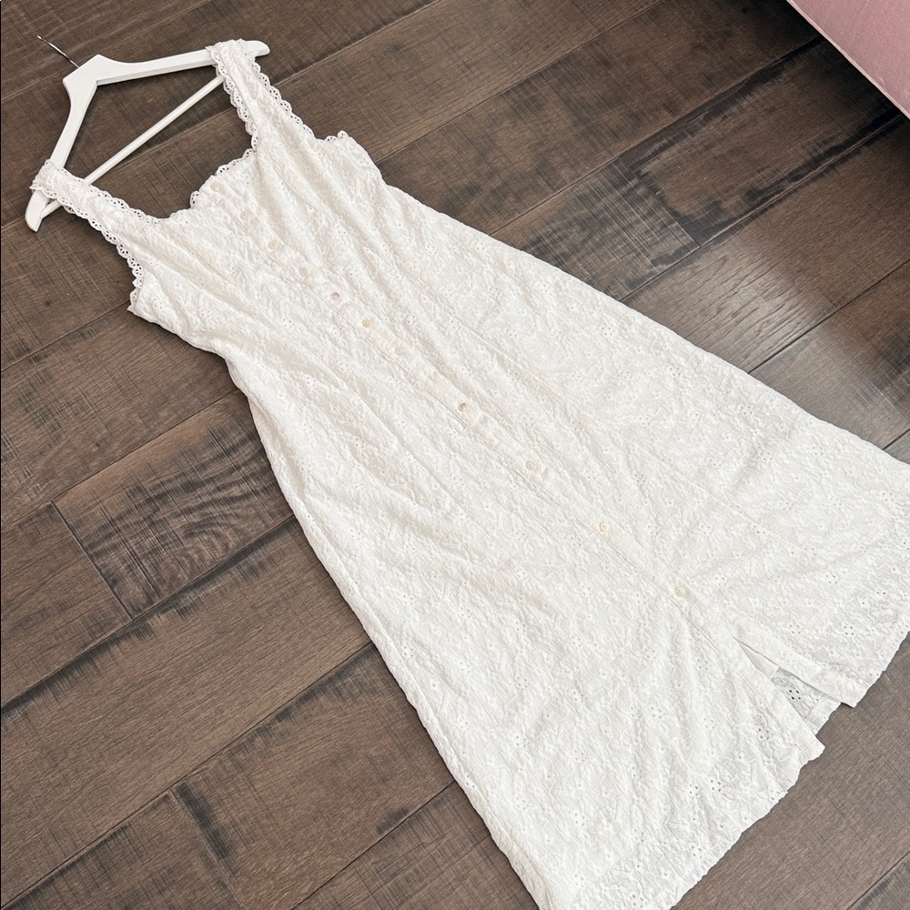 NWOT White Lace Dress SIZE LARGE 8-10